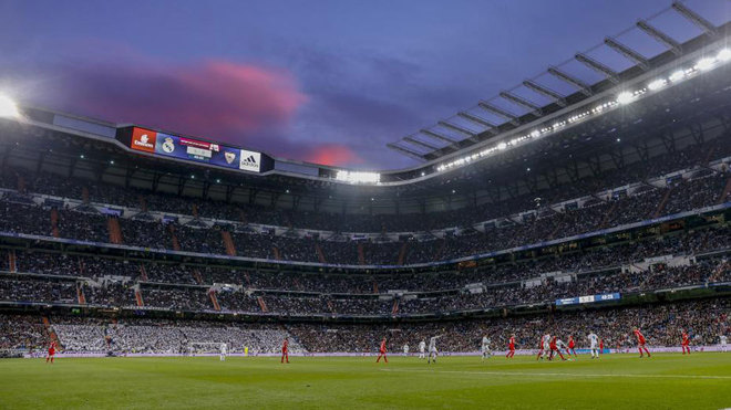 Imagen del estadio Santiago Bernabéu durante un partido.