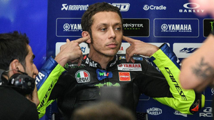 Valentino Rossi, en el box de Yamaha.