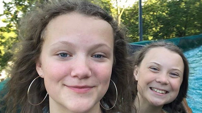 Los padres de Greta Thunberg preparan a su hermana pequea para la...