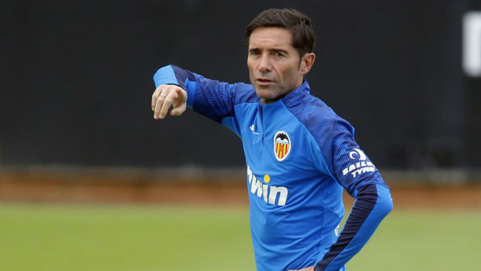 Marcelino, en un entrenamiento con el Valencia.