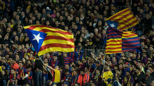 Aficionados del Barcelona en el Camp Nou.