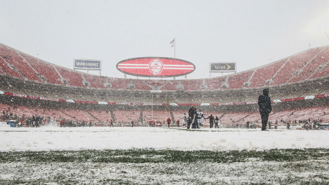 Vista del estadio de los Chiefs, asediado por la nieve
