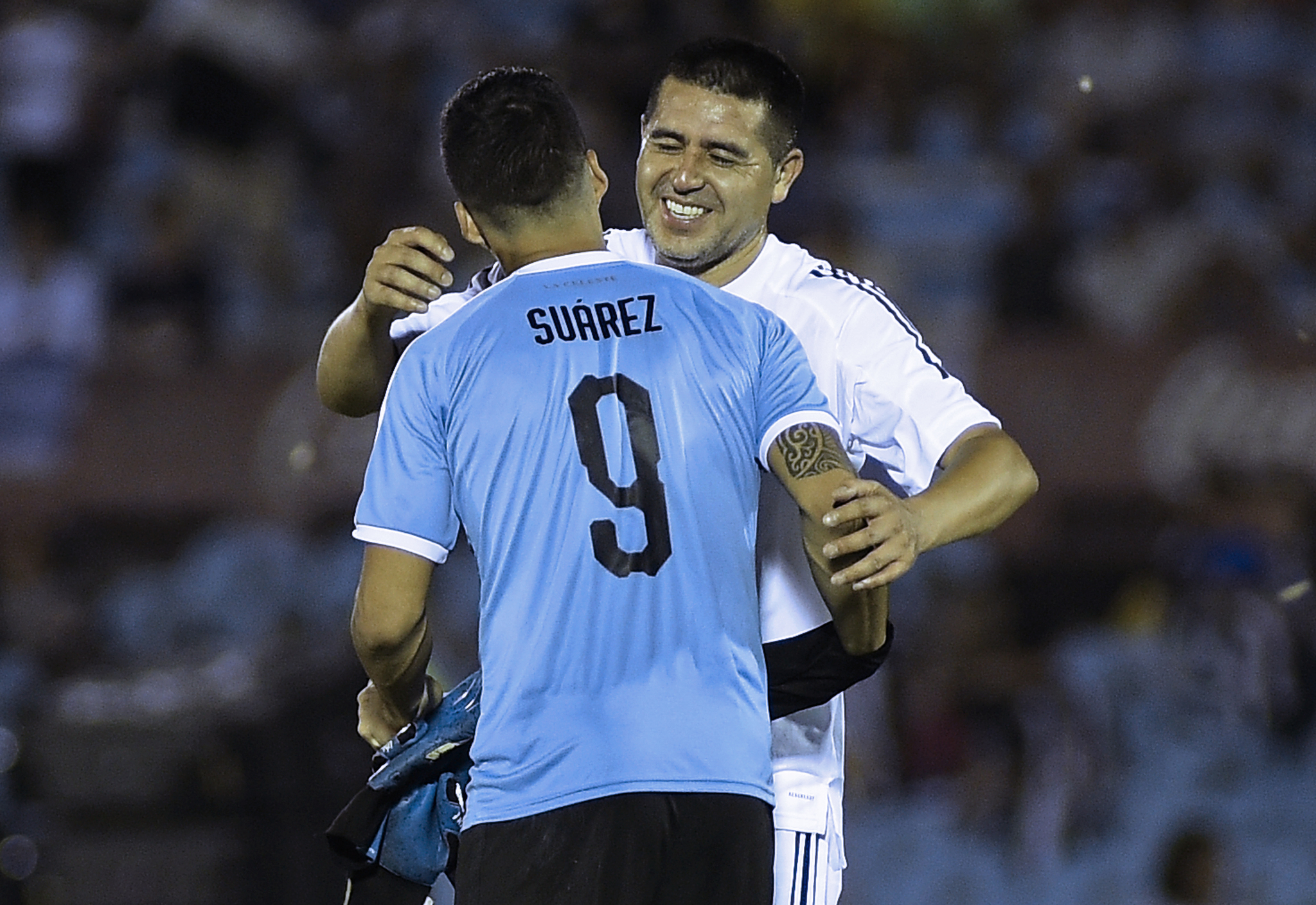 Diego Forlán termina su carrera como futbolista profesional con un espectacular homenaje