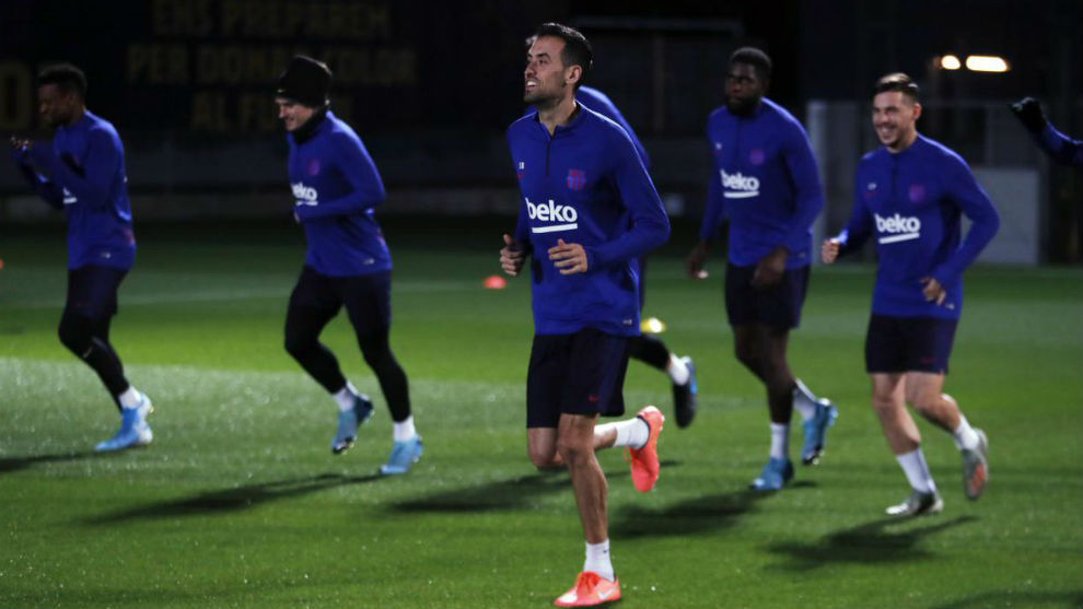 Los jugadores del Barcelona en el entrenamiento.