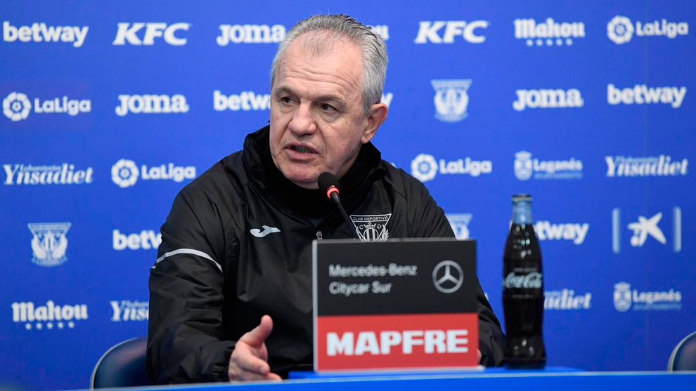 Javier Aguirre durante una conferencia de prensa del Leganés.