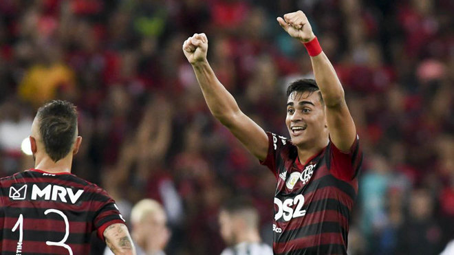 Reinier, celebrando un gol con el Flamengo.