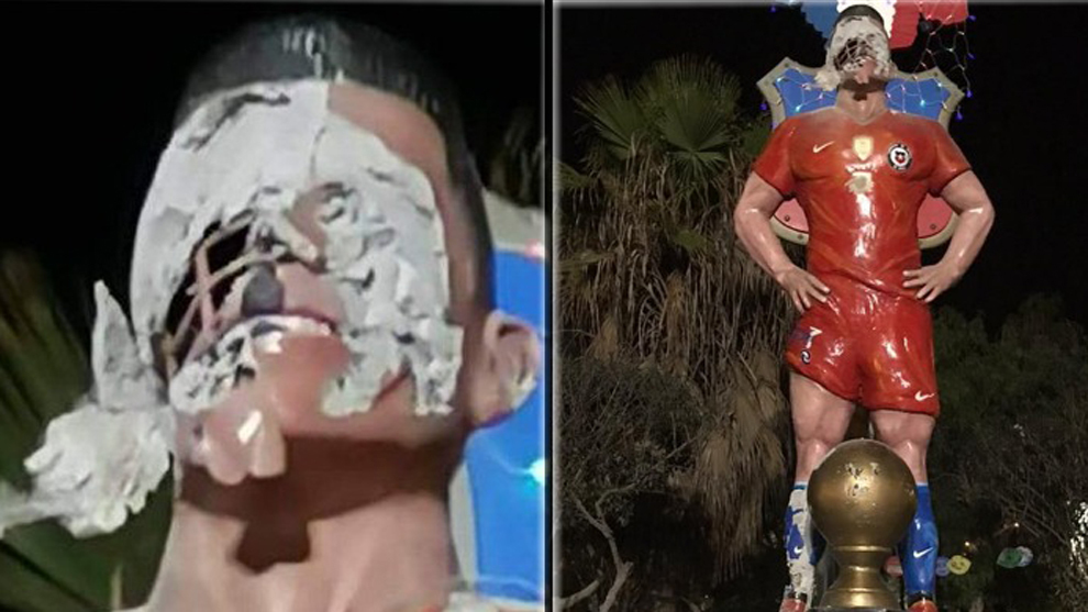 Nuevo ataque al monumento de un futbolista: despellejan la estatua de Alexis Sánchez