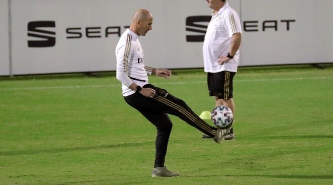 Zidane, en el entrenamiento de ayer