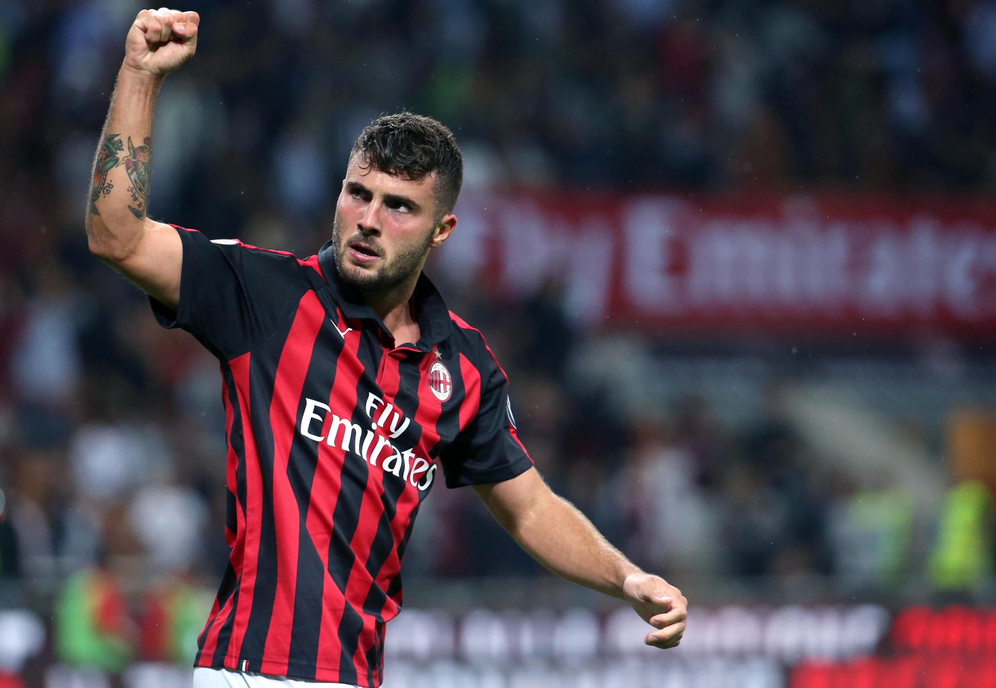 BAZ100. Milan (Italy), 31/08/2018.- Milans Patrick <HIT>Cutrone</HIT> (C) jubilates after scoring a goal during the Italian Serie A soccer match AC Milan vs AS Roma at Giuseppe Meazza stadium in Milan, Italy, 31 August 2018. (Italia) EFE/EPA/MATTEO BAZZI