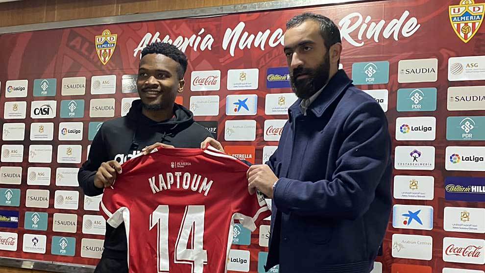 Wilfrid Kaptoum fue presentado por Mohamed El Assy como nuevo jugador...