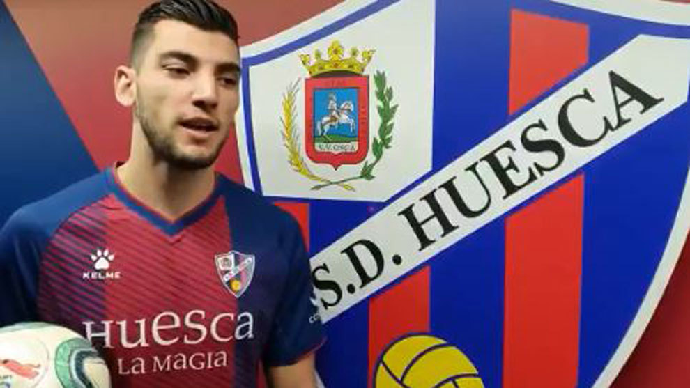Rafa Mir, presentado como nuevo jugador del Huesca