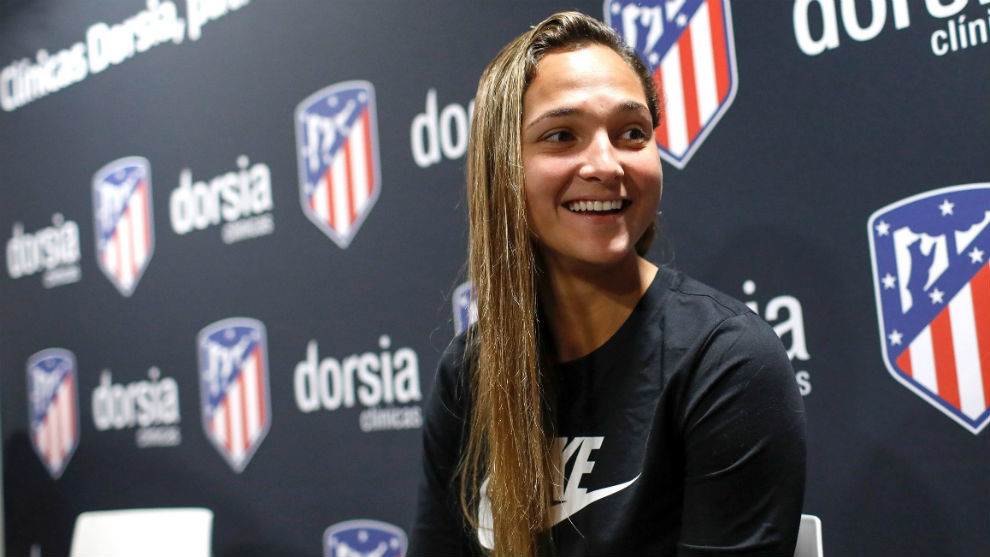 Primera Iberdrola: Deyna Castellanos: "Sé manejar la y disfruto siendo una futbolista conocida" | Marca.com