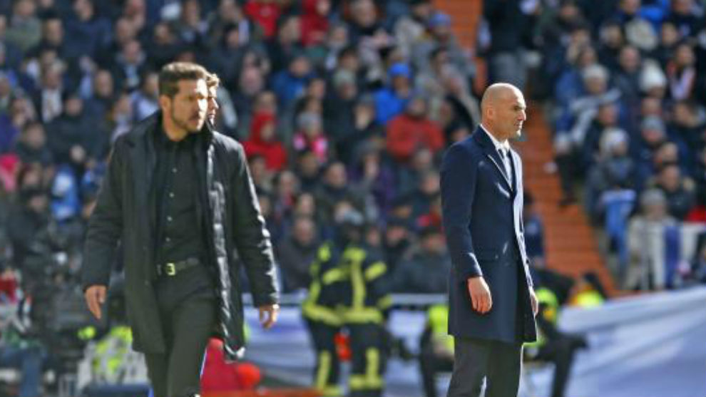 Simeone y Zidane en un derbi del Bernabu