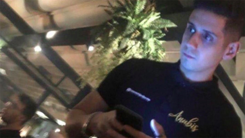 Christofer es acosado en el restaurante en el que trabaja