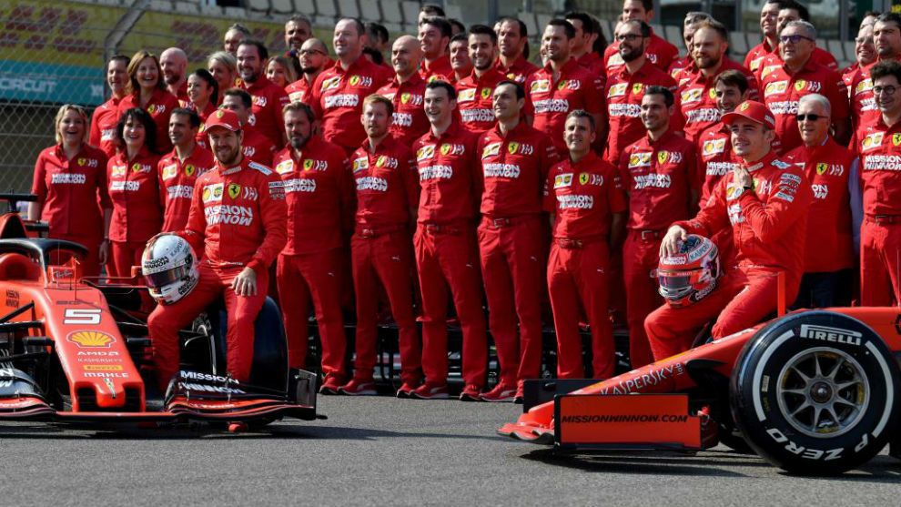 Ferrari, en la foto de familia del GP de Abu Dabi 2019.