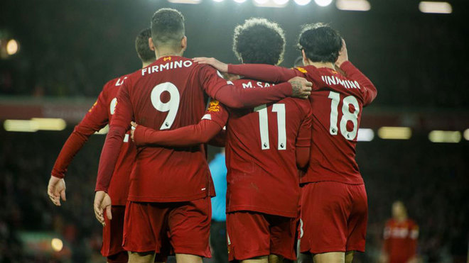 Los jugadores del Liverpool celebran uno de sus goles al Southampton.
