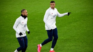 Neymar y Mbapp durante el entrenamiento del PSG