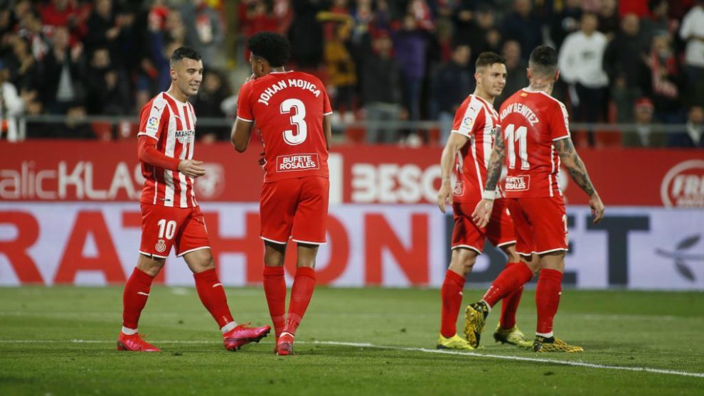 Los jugadores del Girona celebran el gol de Borja Garca a la...