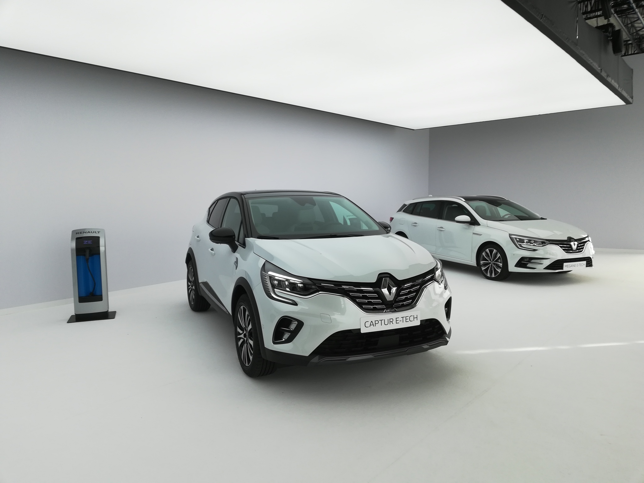 Captur y M�gane E-Tech, as� son los primeros h�bridos enchufables de Renault