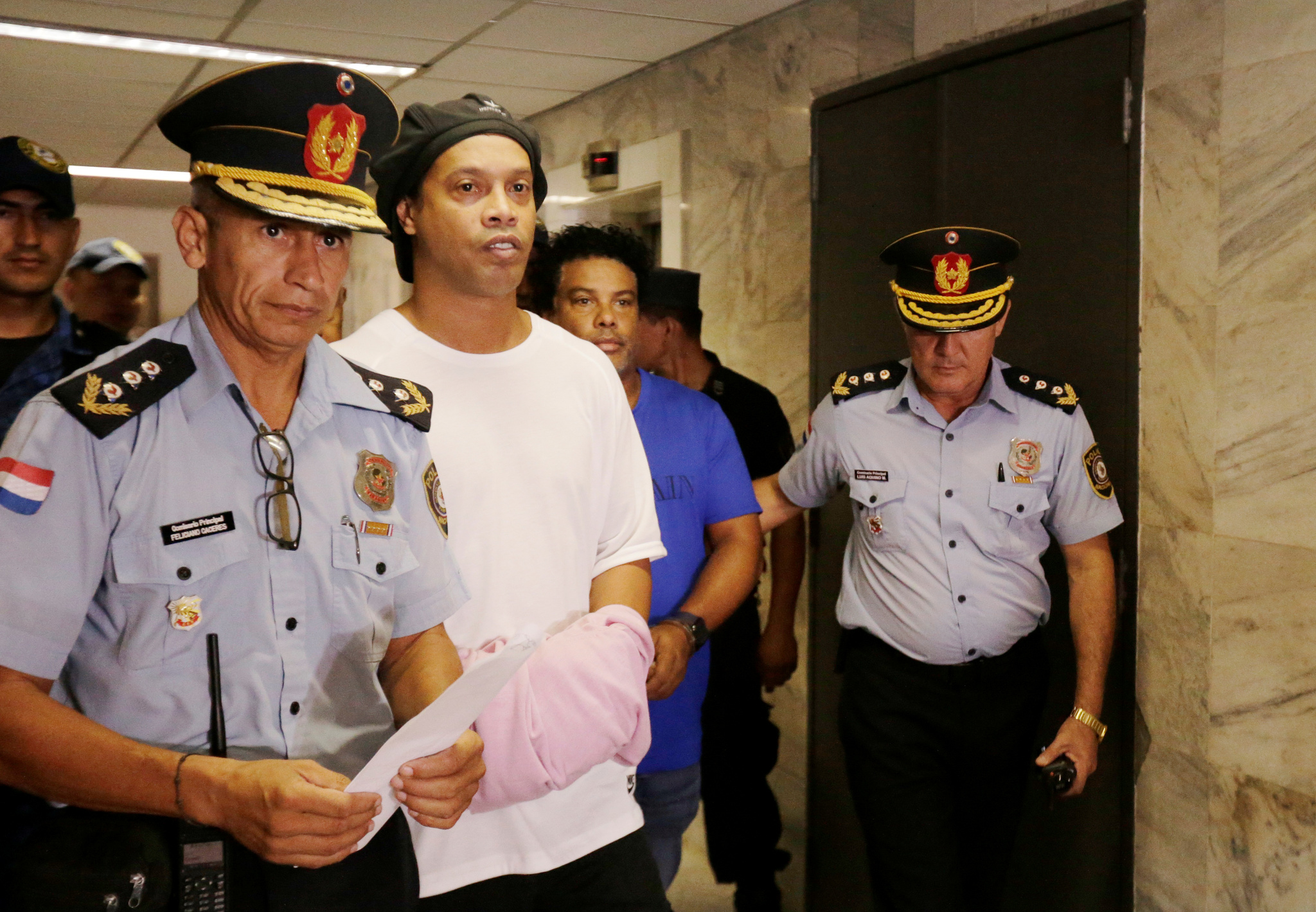 Sale a la luz la primera fotografía de Ronaldinho en una prisión de Paraguay