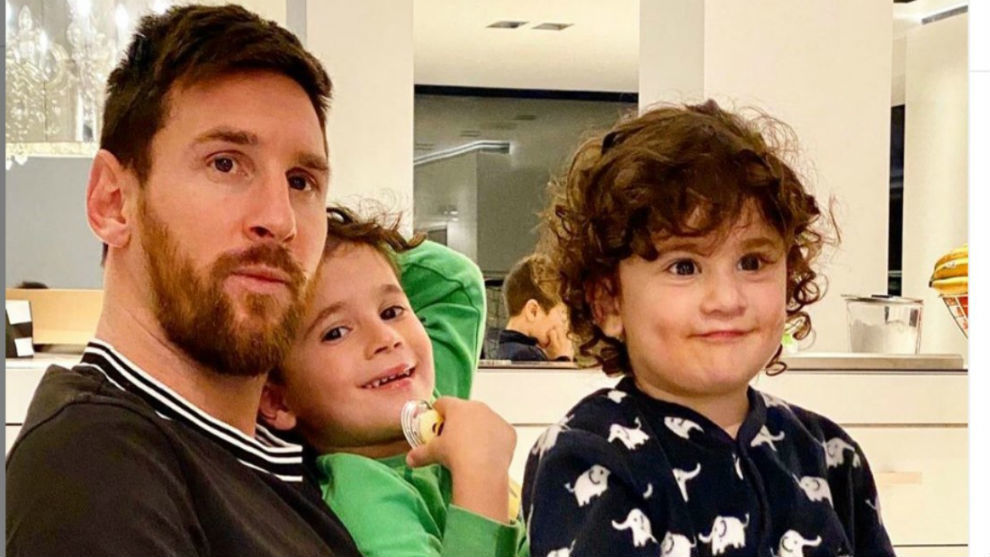 Messi, con dos de sus hijos.