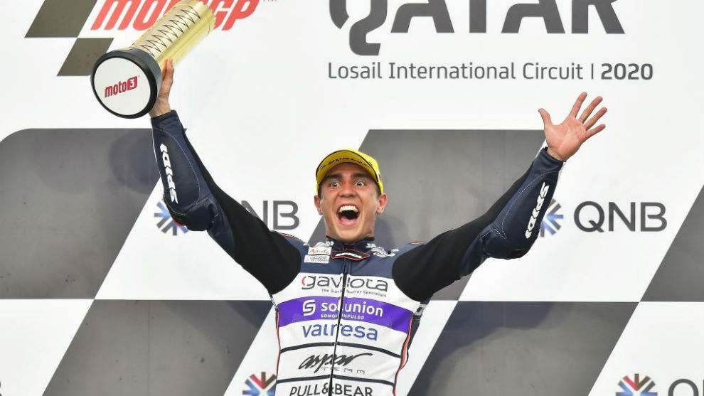 Albert Arenas, en el podio del Gran Premio de Qatar.