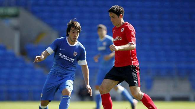 Whittingahm y Beat, en un amistoso de 2013 entre Cardiff y Athletic.