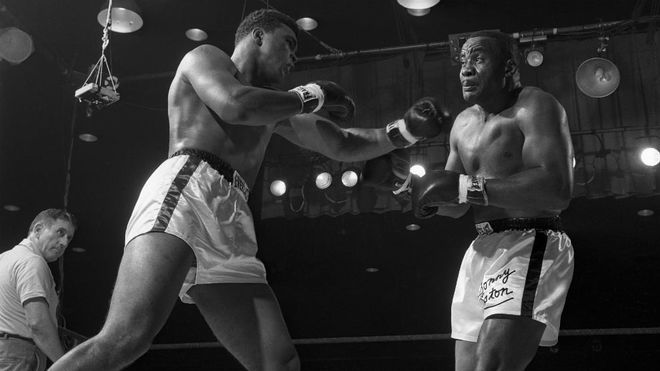 Ali contra Sonny Liston I (1964), sexto asalto.