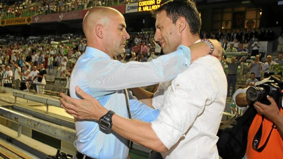 Jmez y Djukic se saludan antes de un partido