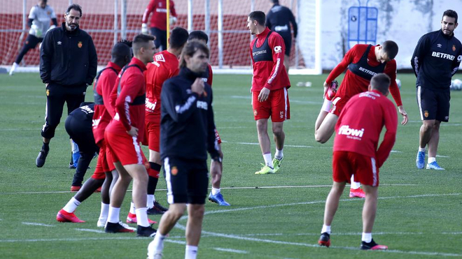 Los jugadores del Mallorca, durante un entrenamiento.