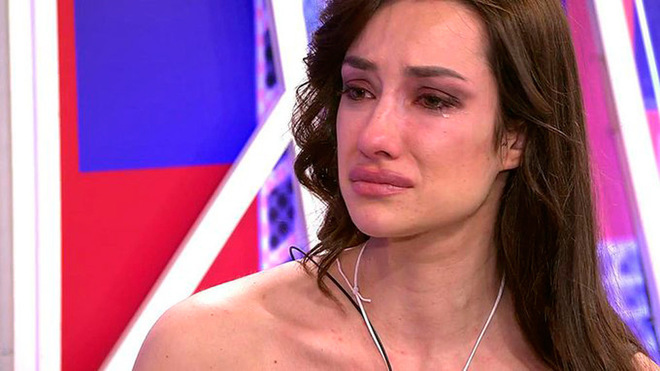Adara Molinero llora desconsoladamente en &apos;Sbado Deluxe&apos;.