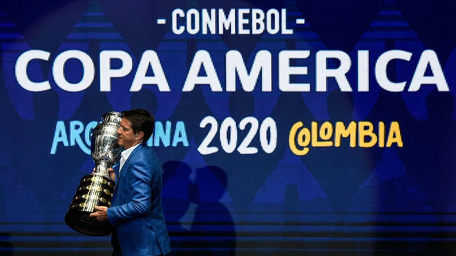 Juninho Paulista, con la Copa Amrica.