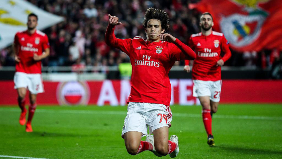 Joao Flix celebra un gol con el Benfica