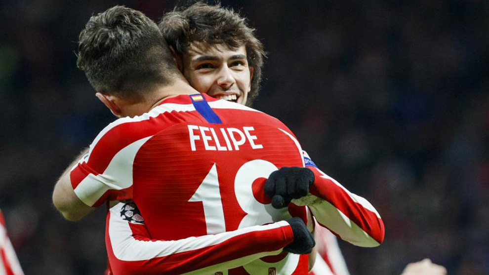 Felipe y Joao Flix celebran un gol ante el Lokomotiv.