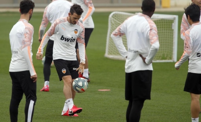 Florenzi durante un entrenamiento con el Valencia.