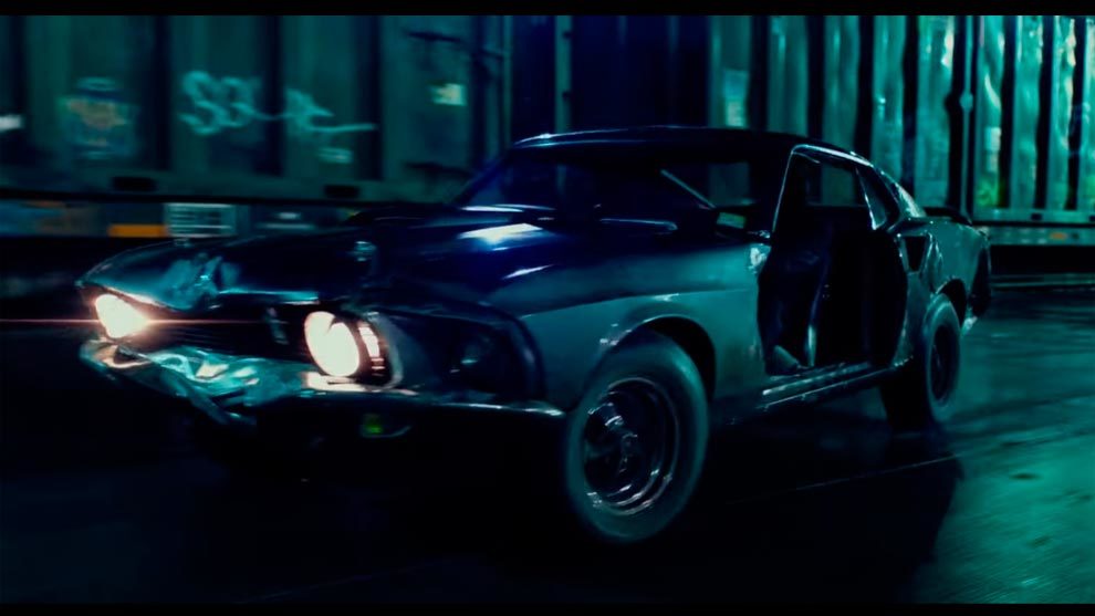 Keanu Reeves tambin condujo un Mustang en la saga John Wick. 