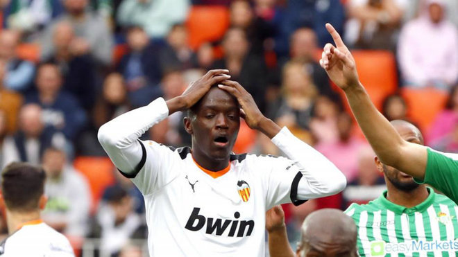 El jugador del Valencia Diakhaby en un partido en Mestalla.