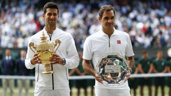 Djokovic y Federer tras la ltima final de Wimbledon.