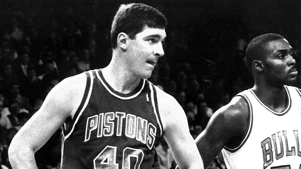 Bill Laimbeer y Horace Grant en un partido entre Pistons y Bulls