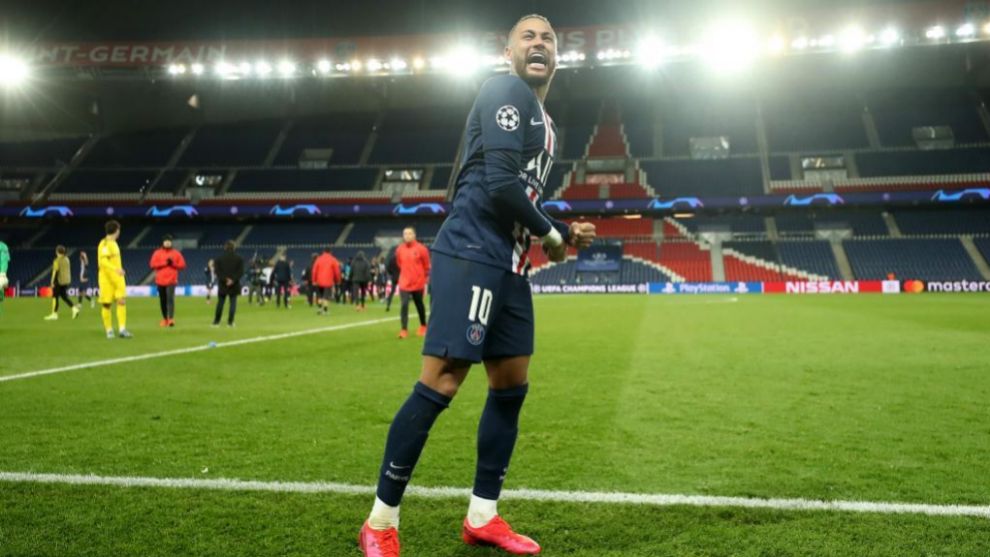Neymar celebra el pase del PSG a cuartos de la Ligue 1 frente al...