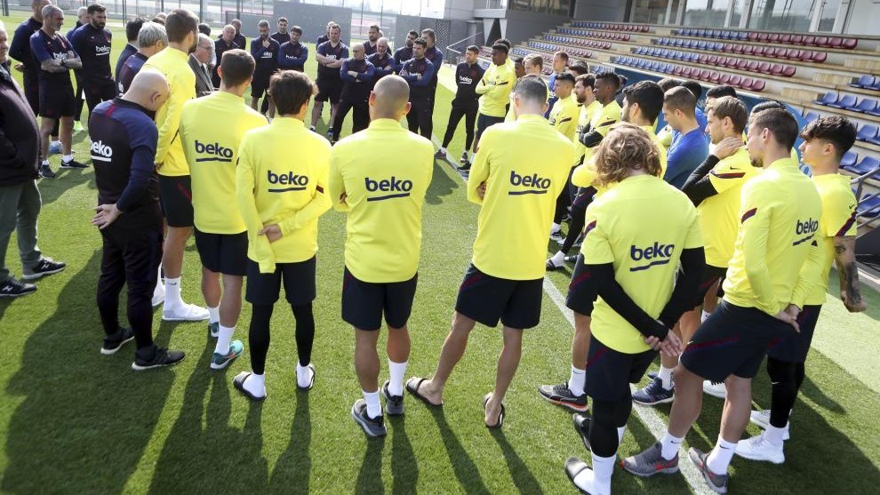 Barcelona prepare for return to training