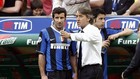 Mancini charla con Figo en la etapa de ambos en el Inter.