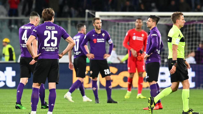 Jugadores de la Fiorentina, durante un partido.