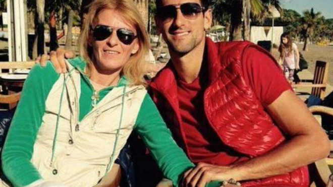 La madre de Djokovic explica su milagrosa victoria en Wimbledon: "Novak se siente el elegido de Dios"