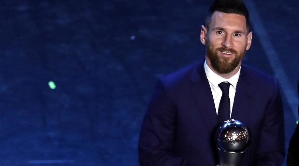 Leo Messi, con el trofeo The Best de la pasada edición.