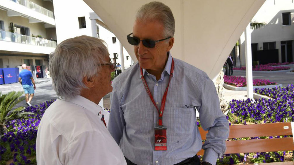 Piero Ferrari y Bernie Ecclestone.