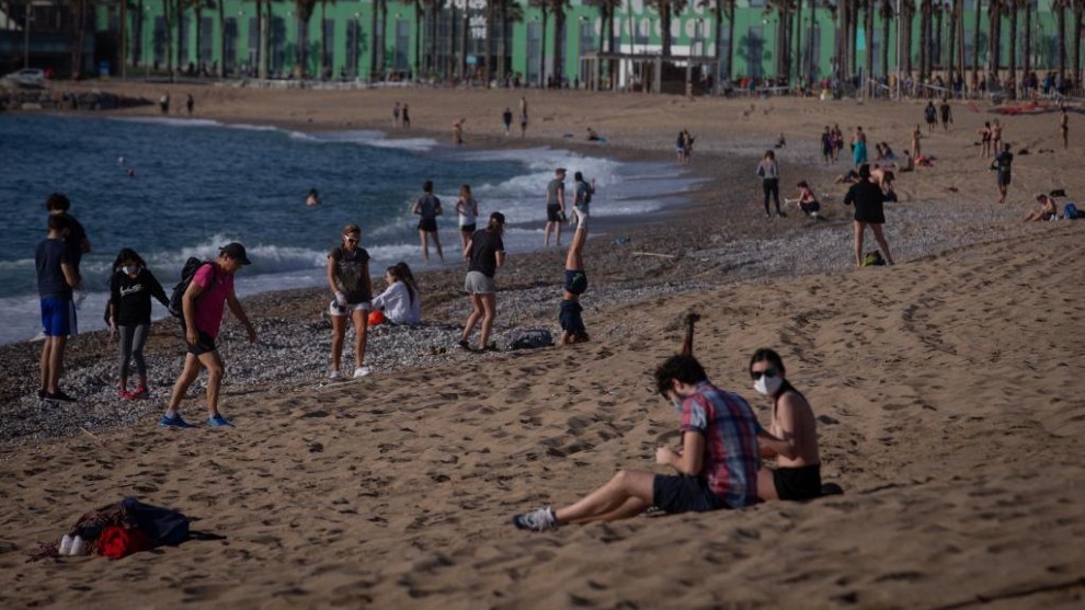 Imagen de la playa de Barcelona, con acceso permitido para los...