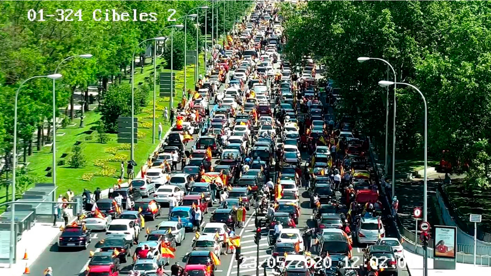 Cientos de coches y motos pueblan el centro de Madrid y de varias capitales de Espaa