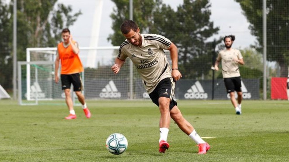 Zidane 'moves phase': Real Madrid squad train in two groups
