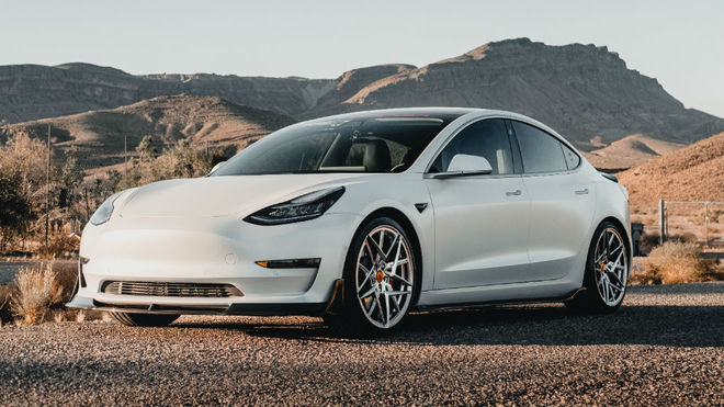 Maxim gemakkelijk te kwetsen Moeras Tesla: Tesla baja el precio de sus coches eléctricos para animar las ventas  | Marca.com